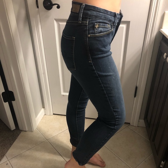 Size 6 Levi skinny blue jeans - Picture 2 of 4